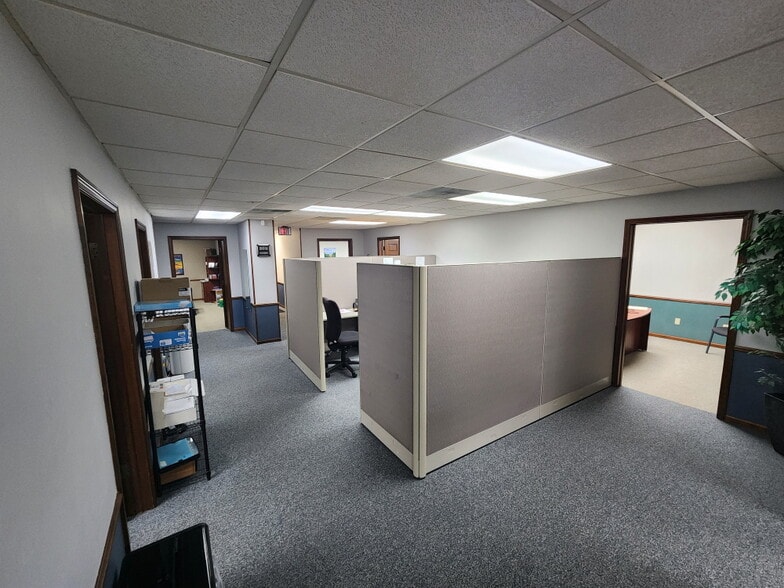 105-107 S Madison St, Green Bay, WI for lease - Building Photo - Image 3 of 6