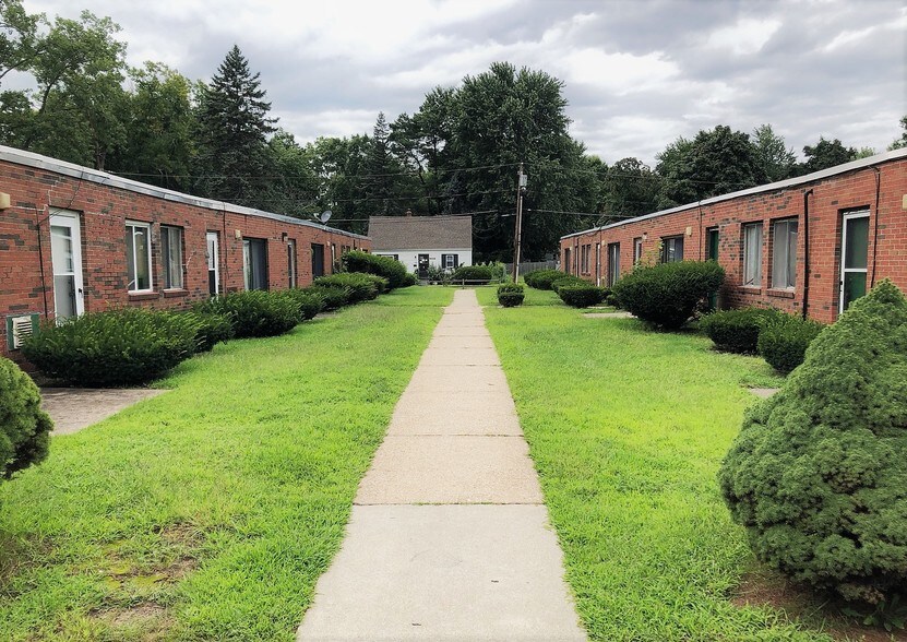 414 Berkshire Ave, Springfield, MA 01109