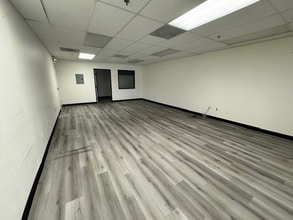 3800 La Crescenta Ave, La Crescenta, CA for lease Interior Photo- Image 2 of 6