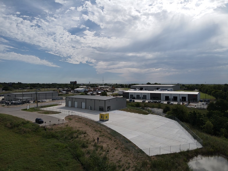 113 Benelli Dr, Hutto, TX for lease - Building Photo - Image 2 of 8