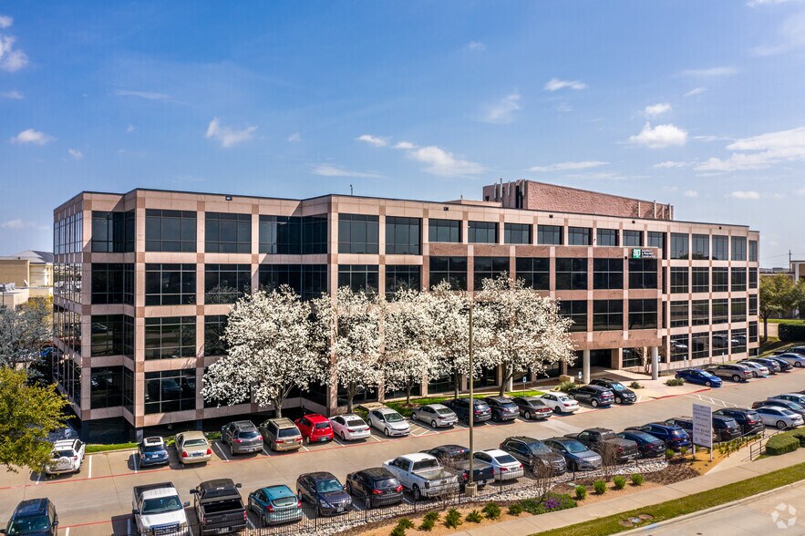 1600 N Collins Blvd, Richardson, TX for lease - Building Photo - Image 1 of 5