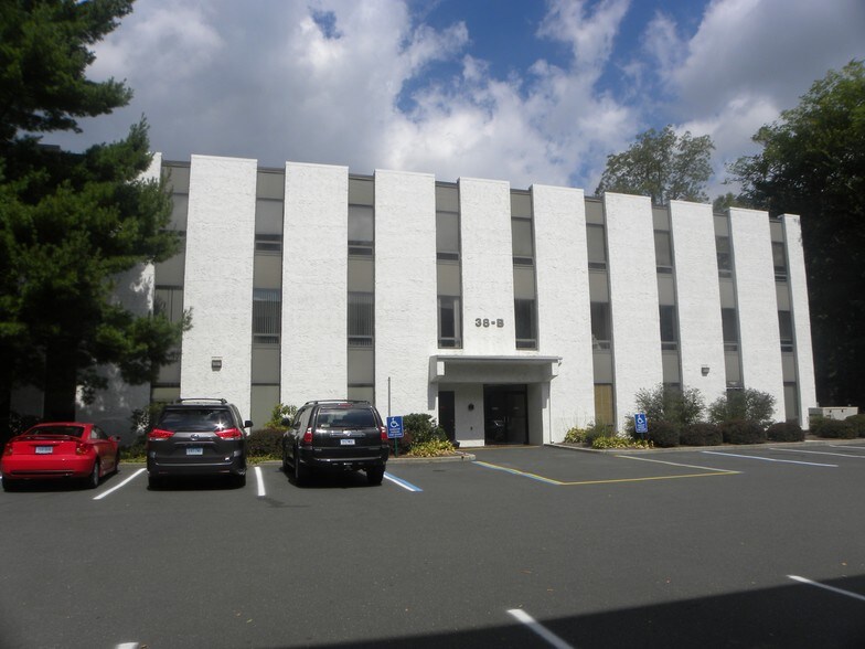 38-B Grove St, Ridgefield, CT for sale - Building Photo - Image 1 of 1