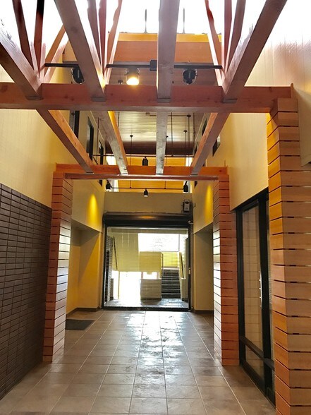 4 Monroe Pky, Lake Oswego, OR for sale - Building Photo - Image 1 of 1