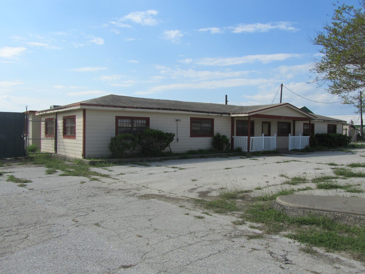 521 Mcbride Ln, Corpus Christi, TX 78408