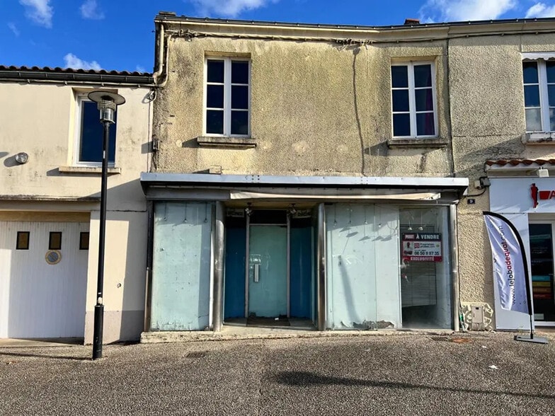 Flex in Montaigu-Vendée for sale - Building Photo - Image 2 of 2