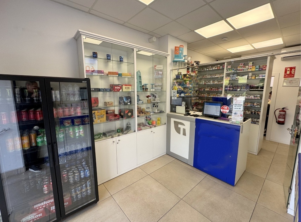 Madrid, MAD 28005 - Unit L-10 -  - Interior Photo - Image 1 of 11