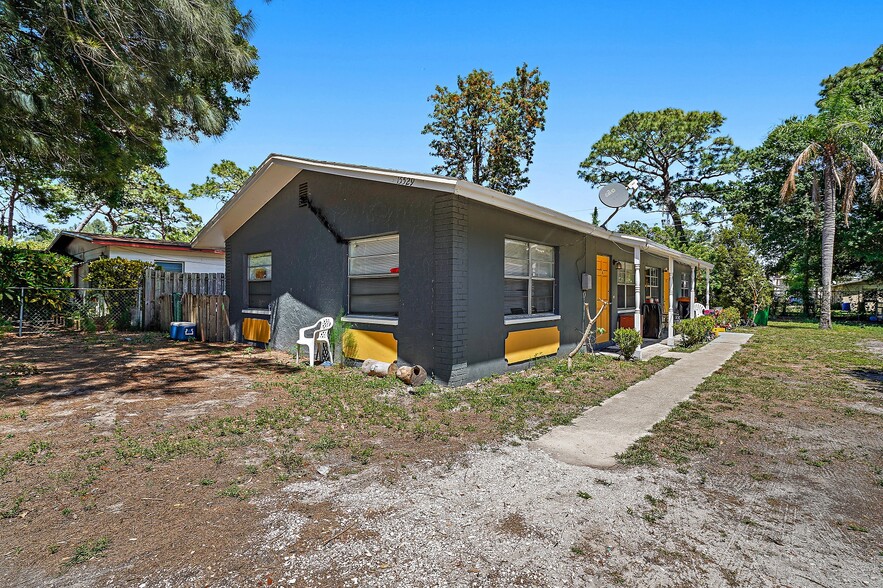 15529 Verona Ave, Clearwater, FL for sale - Primary Photo - Image 1 of 1