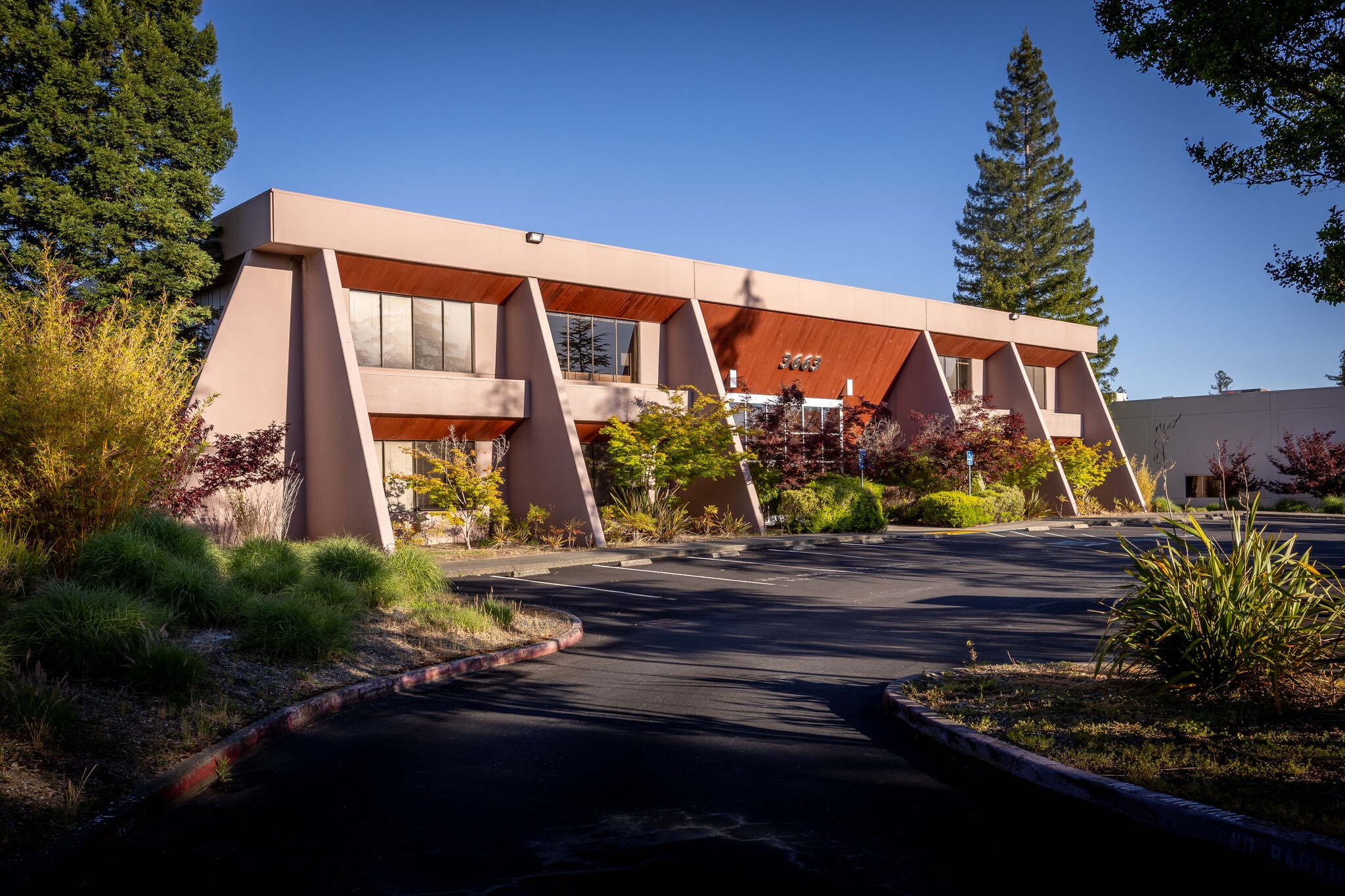 3663 N Laughlin Rd, Santa Rosa, CA for lease Building Photo- Image 1 of 5