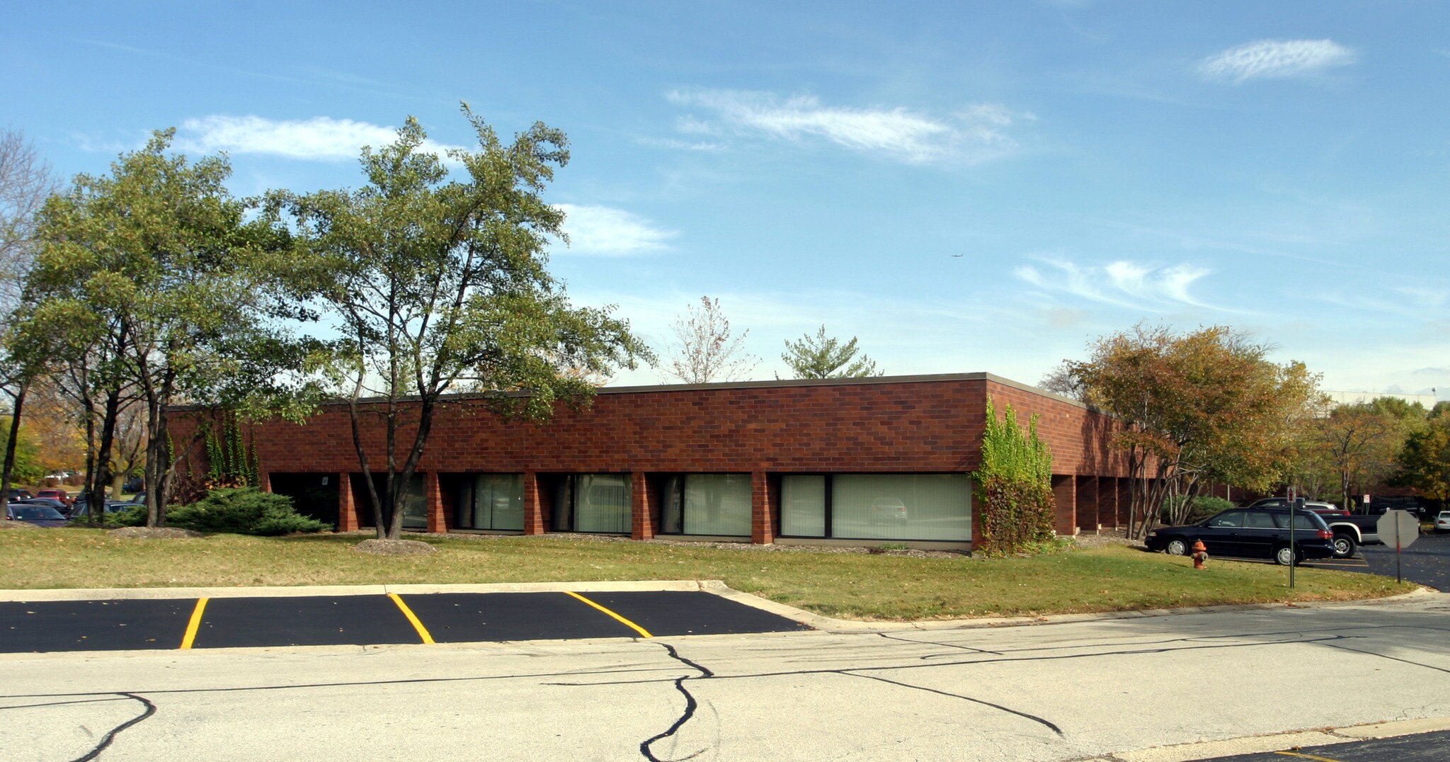 913 N Plum Grove Rd, Schaumburg, IL for sale Primary Photo- Image 1 of 1