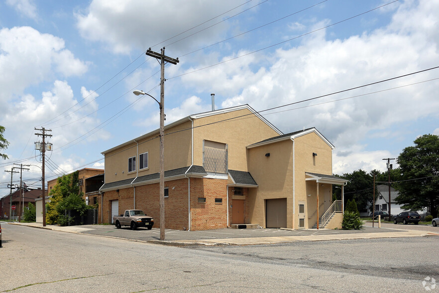 422 W Broad St, Gibbstown, NJ for sale - Building Photo - Image 1 of 1