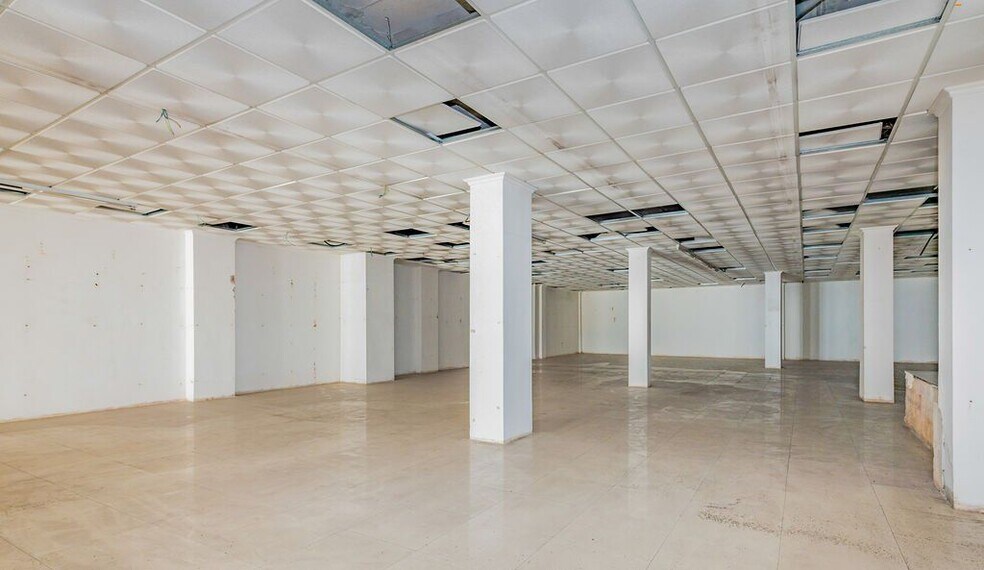 Retail in CASTELLÓN DE LA PLANA for sale - Interior Photo - Image 2 of 16