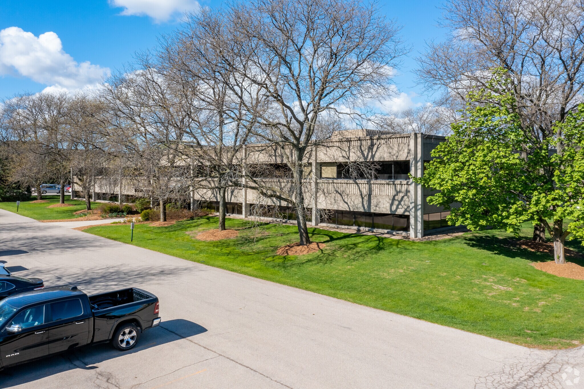 155 S Executive Dr, Brookfield, WI for sale Primary Photo- Image 1 of 1