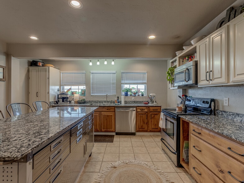 1072 County Street 2958, Tuttle, OK for sale - Building Photo - Image 2 of 9