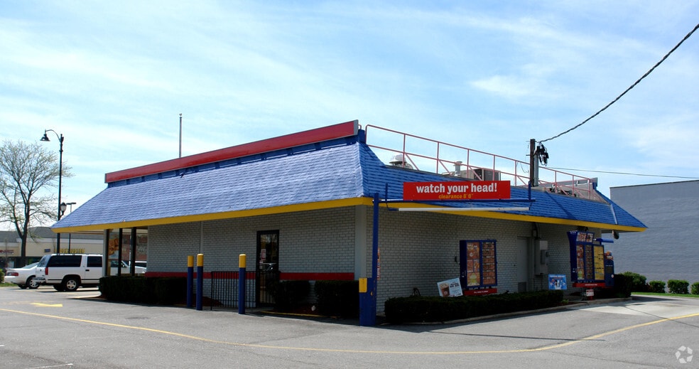 590 Roosevelt Rd, Glen Ellyn, IL for sale - Building Photo - Image 3 of 8