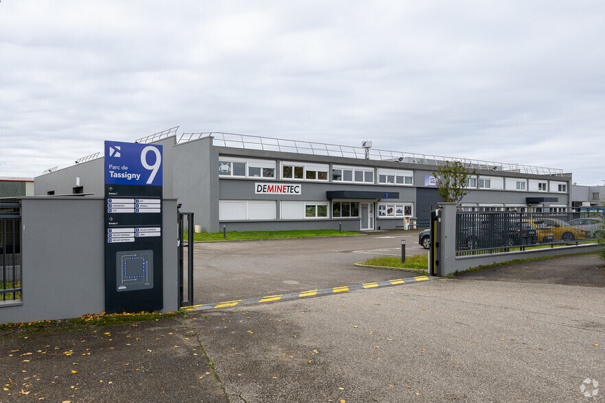 9 Avenue Du Maréchal De Lattre De Tassigny, Meyzieu for lease - Primary Photo - Image 1 of 4