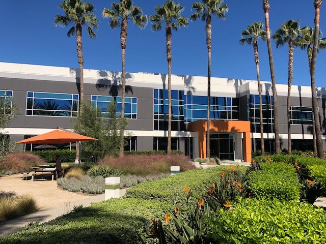 25391 Commercentre Dr, Lake Forest, CA for lease - Building Photo - Image 3 of 34