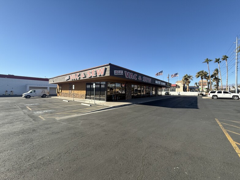 5965 W Sahara Ave, Las Vegas, NV for lease - Building Photo - Image 2 of 2