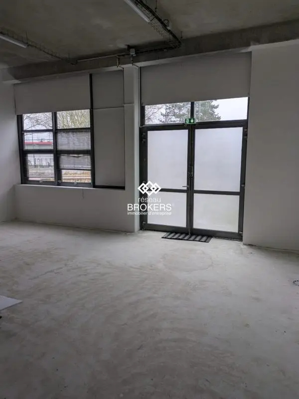 Flex in Sucy-en-Brie for lease Interior Photo- Image 1 of 7