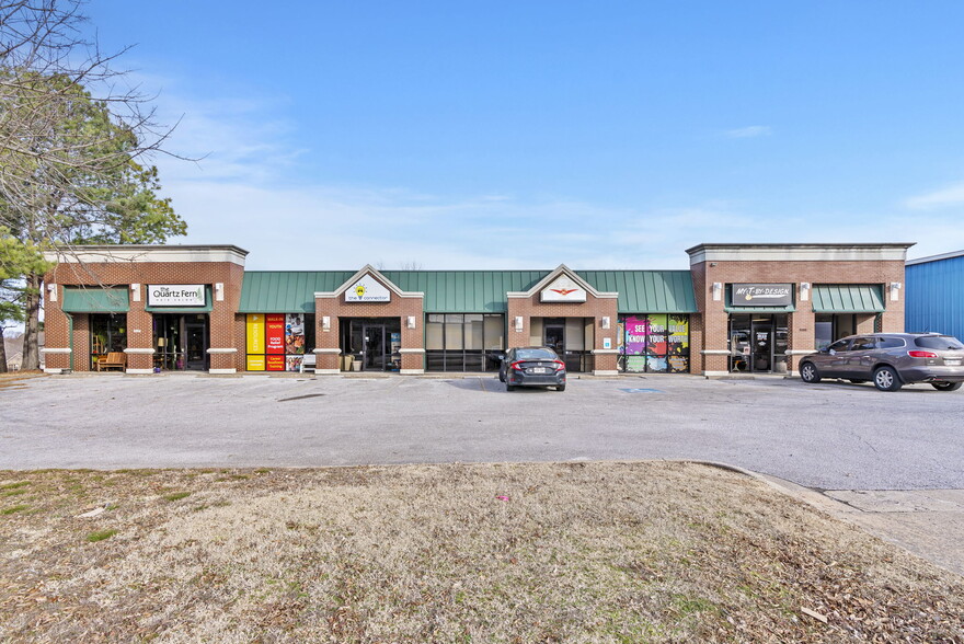 380-392 E Sunbridge Dr, Fayetteville, AR for lease - Building Photo - Image 2 of 7