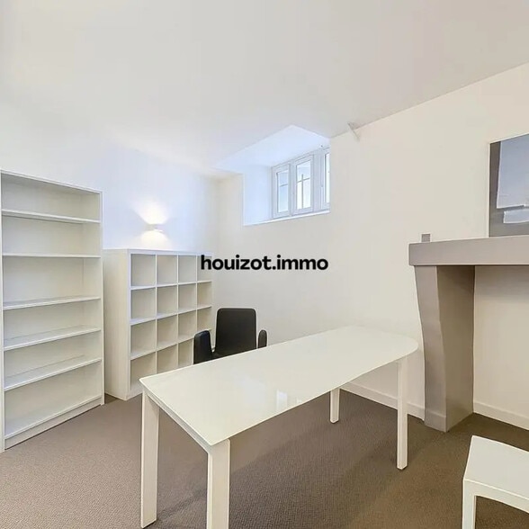 19 Quai D'Ille Et Rance, Rennes for lease - Interior Photo - Image 2 of 14