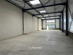Flex in Décines-Charpieu for lease Interior Photo- Image 2 of 3