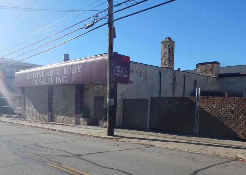 648-650 Charles St, Providence, RI for sale - Building Photo - Image 1 of 1