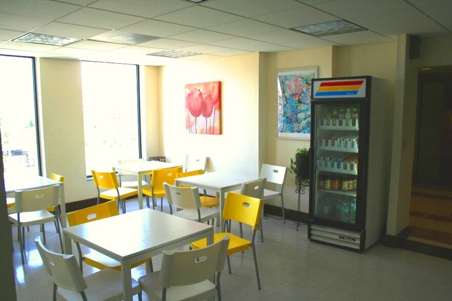 1920 E Hallandale Beach Blvd, Hallandale Beach, FL for lease - Interior Photo - Image 3 of 65