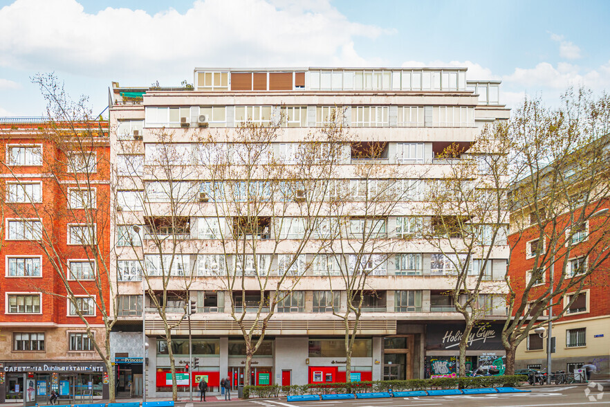 Calle De La Princesa, 31, Madrid, Madrid for lease - Building Photo - Image 2 of 4