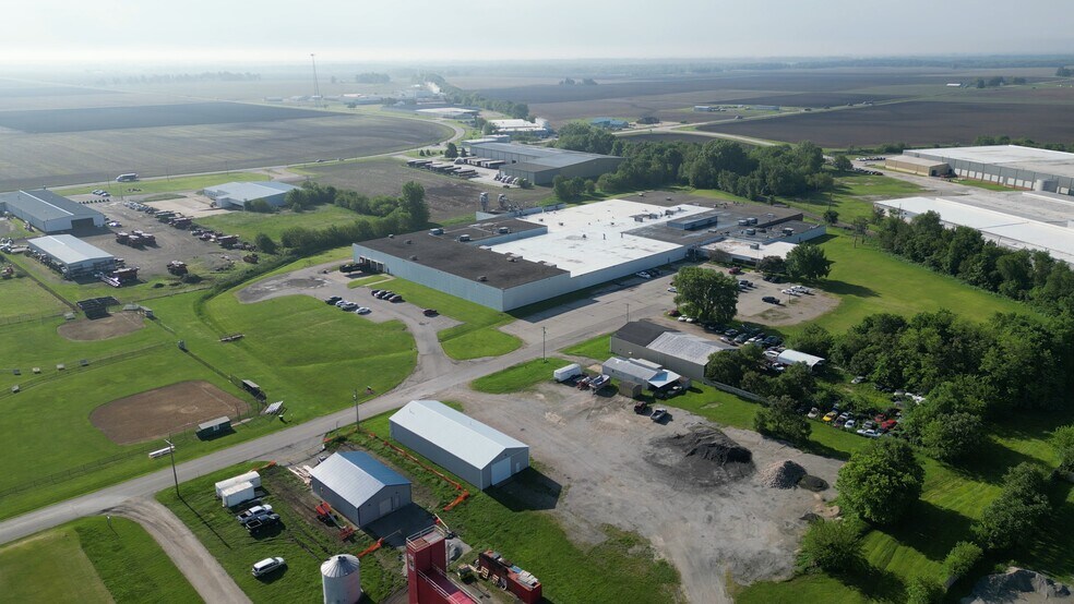 900 S Cain St, Clinton, IL for sale - Primary Photo - Image 1 of 6