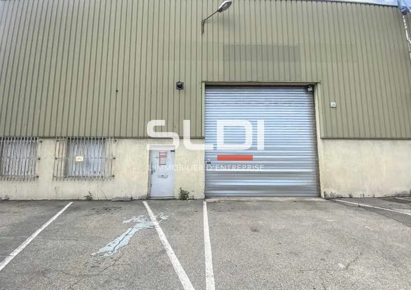 Office in Chassieu for lease - Building Photo - Image 1 of 3