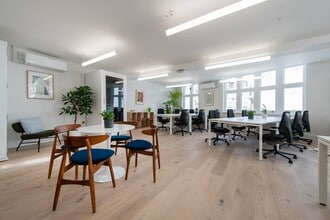 321 Oxford St, London for lease Interior Photo- Image 1 of 5