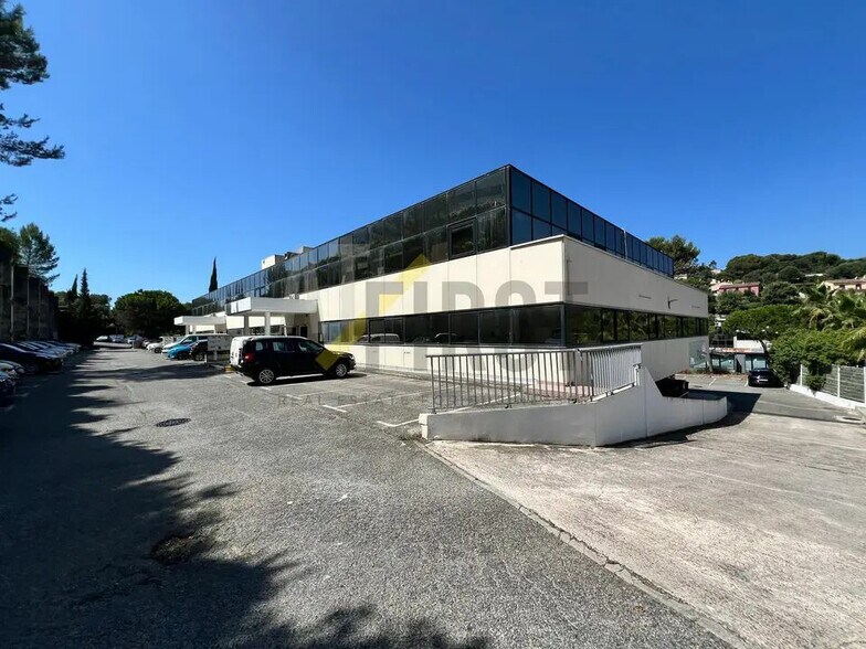 Office in Vallauris for lease - Building Photo - Image 1 of 6