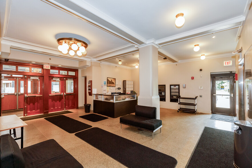 906 S Homan Ave, Chicago, IL for lease - Lobby - Image 2 of 8