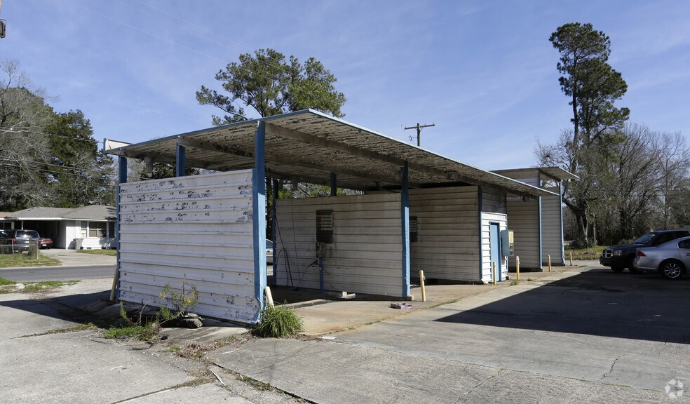 4038 Groom Rd, Baker, LA 70714