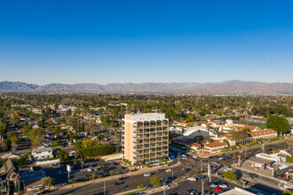 13701 Riverside Dr, Sherman Oaks, CA - aerial  map view