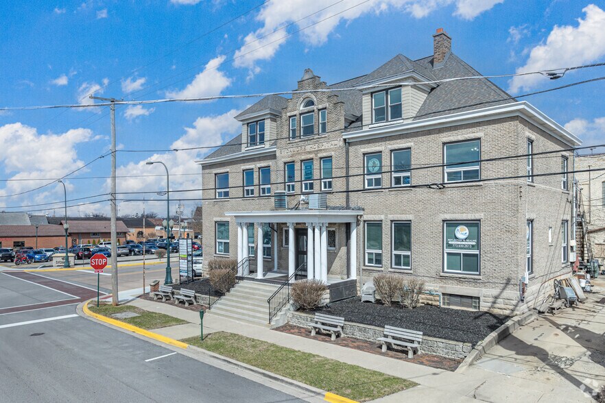 215 W Elm St, Sycamore, IL for sale - Primary Photo - Image 1 of 1