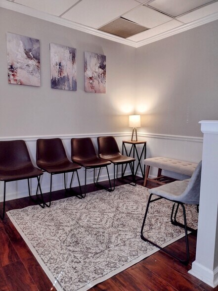 1180 Grimes Bridge Rd, Roswell, GA for sale - Interior Photo - Image 1 of 1