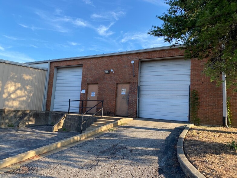 4090 Shelby Dr, Memphis, TN for sale - Building Photo - Image 2 of 6