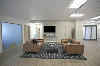 9701 Wilshire Blvd, Beverly Hills, CA for lease Interior Photo- Image 2 of 5