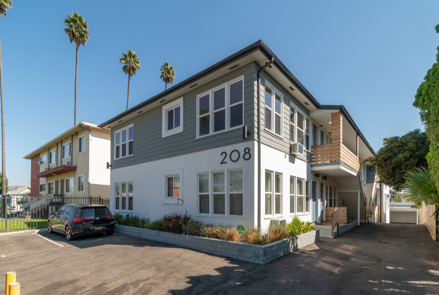 208 S Harvard Blvd, Los Angeles, CA for sale - Building Photo - Image 1 of 1