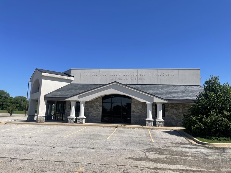 1202 Brookview Dr, Ardmore, OK for lease - Building Photo - Image 2 of 16