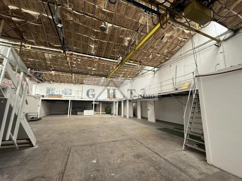 Industrial in Montreuil for lease - Interior Photo - Image 3 of 9