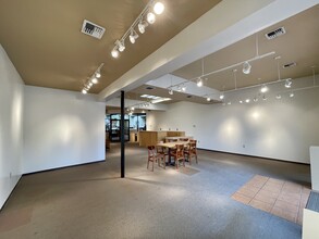 1801 Willamette St, Eugene, OR for lease Interior Photo- Image 2 of 6