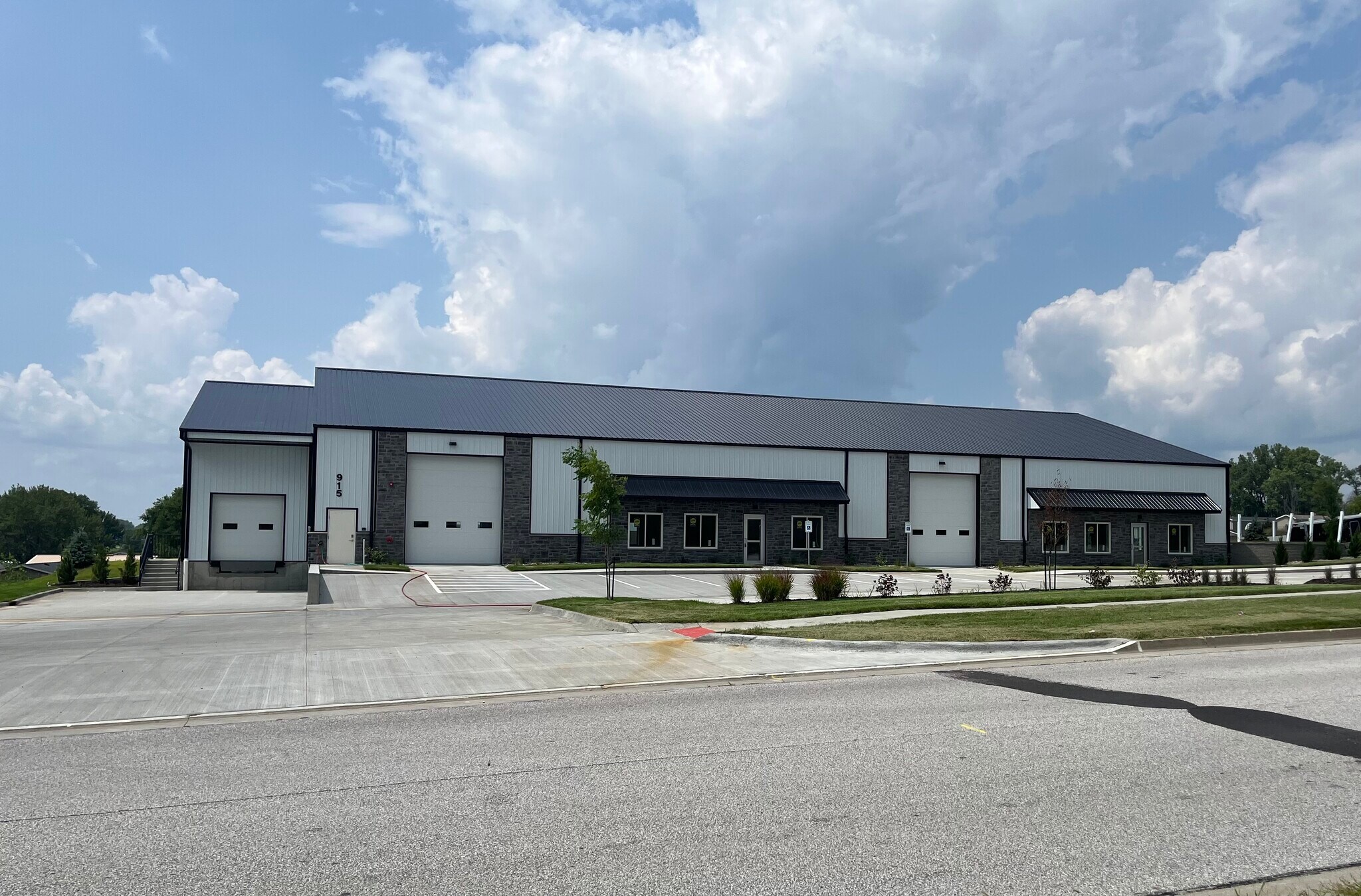 915 S Bell Ave, Ames, IA for sale Building Photo- Image 1 of 1