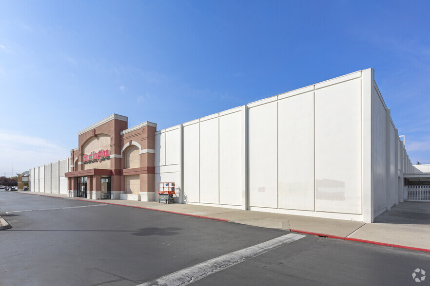 2001 McHenry Ave, Modesto, CA for lease - Building Photo - Image 2 of 5