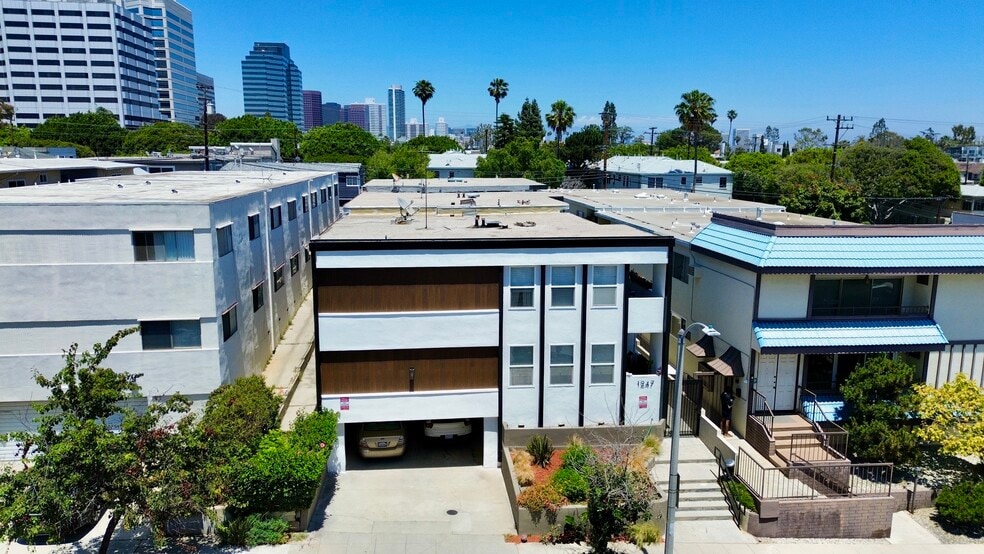 1247 Berkeley St, Santa Monica, CA for sale - Building Photo - Image 2 of 11