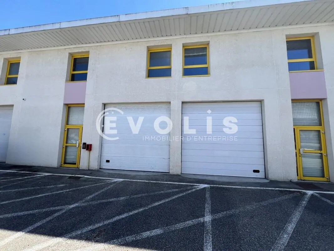 20 Rue Jean-Louis Calderon, Vaulx-en-Velin for lease Building Photo- Image 1 of 33