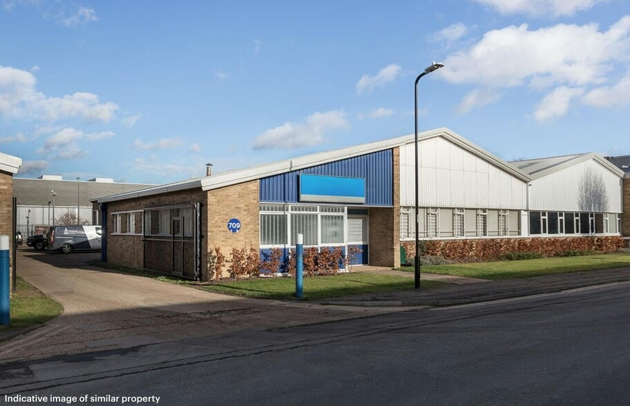 708 Banbury Ave, Slough for lease - Building Photo - Image 1 of 1