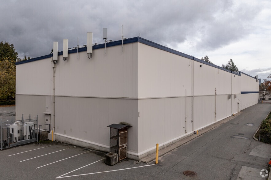 7588 Winston St, Burnaby, BC for lease - Building Photo - Image 3 of 6