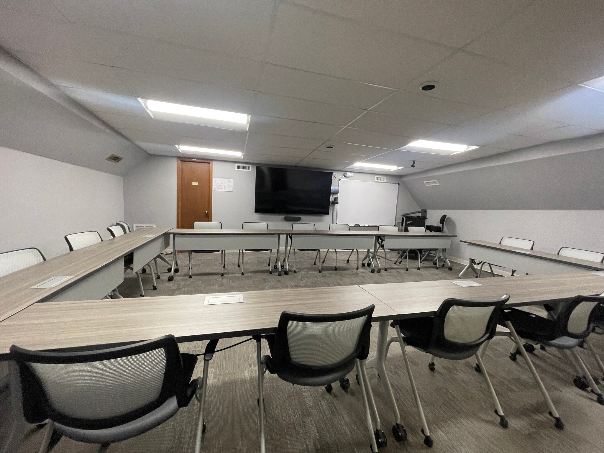 1821 S 1st St, Rogers, AR for lease Interior Photo- Image 1 of 5
